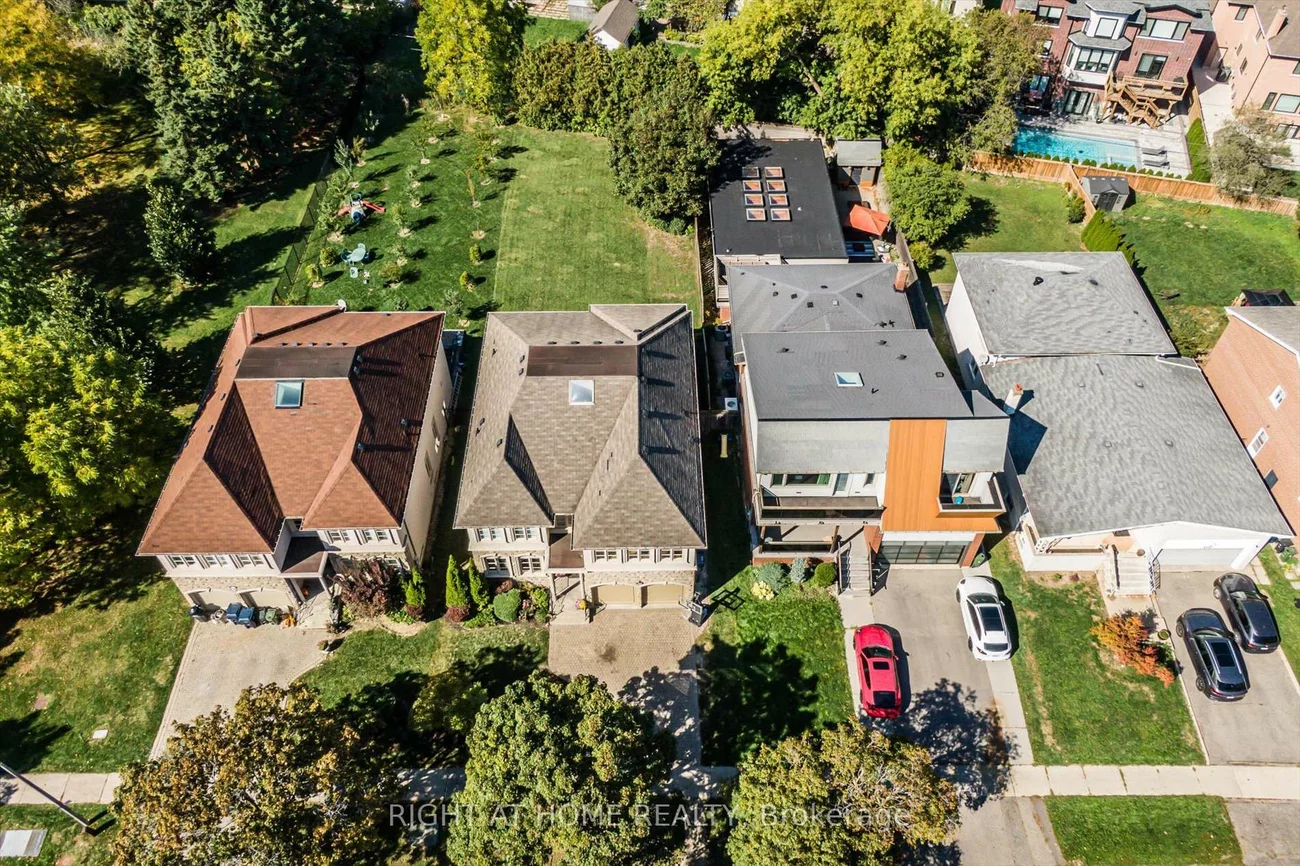 154, Charlton, Newtonbrook West, Toronto