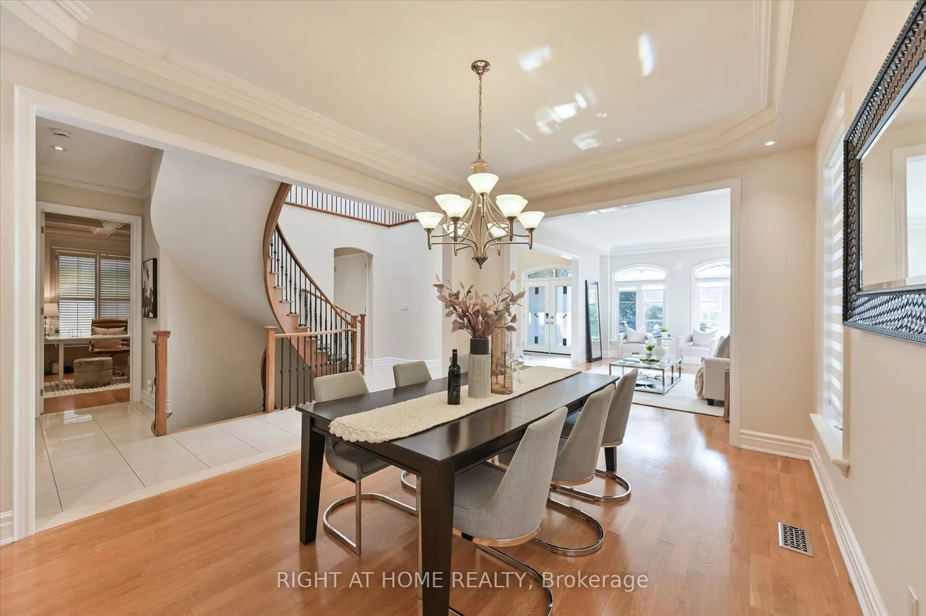 154, Charlton, Newtonbrook West, Toronto