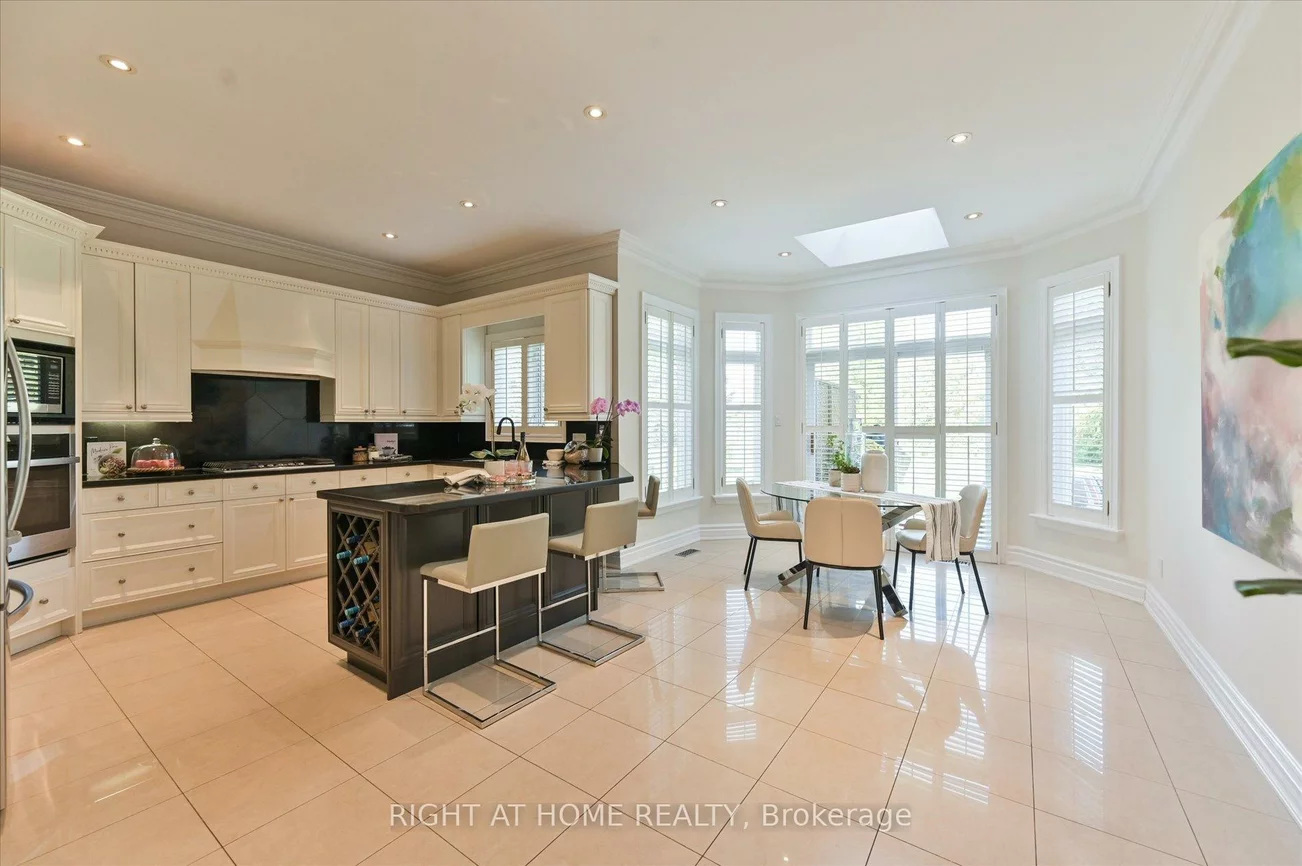 154, Charlton, Newtonbrook West, Toronto