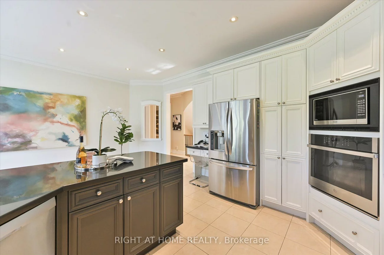 154, Charlton, Newtonbrook West, Toronto