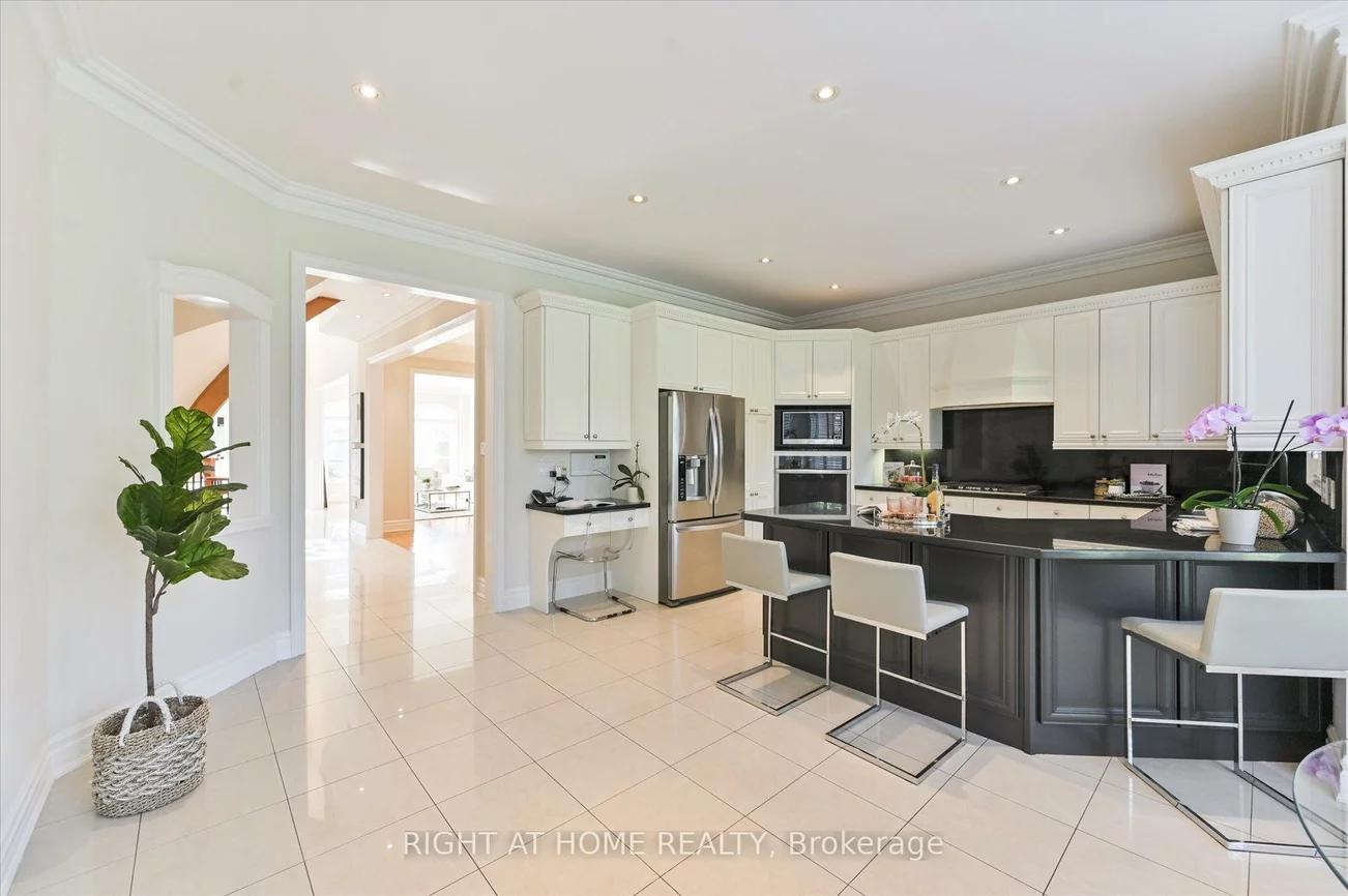 154, Charlton, Newtonbrook West, Toronto