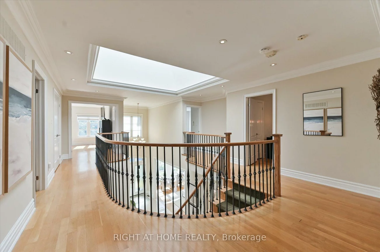 154, Charlton, Newtonbrook West, Toronto