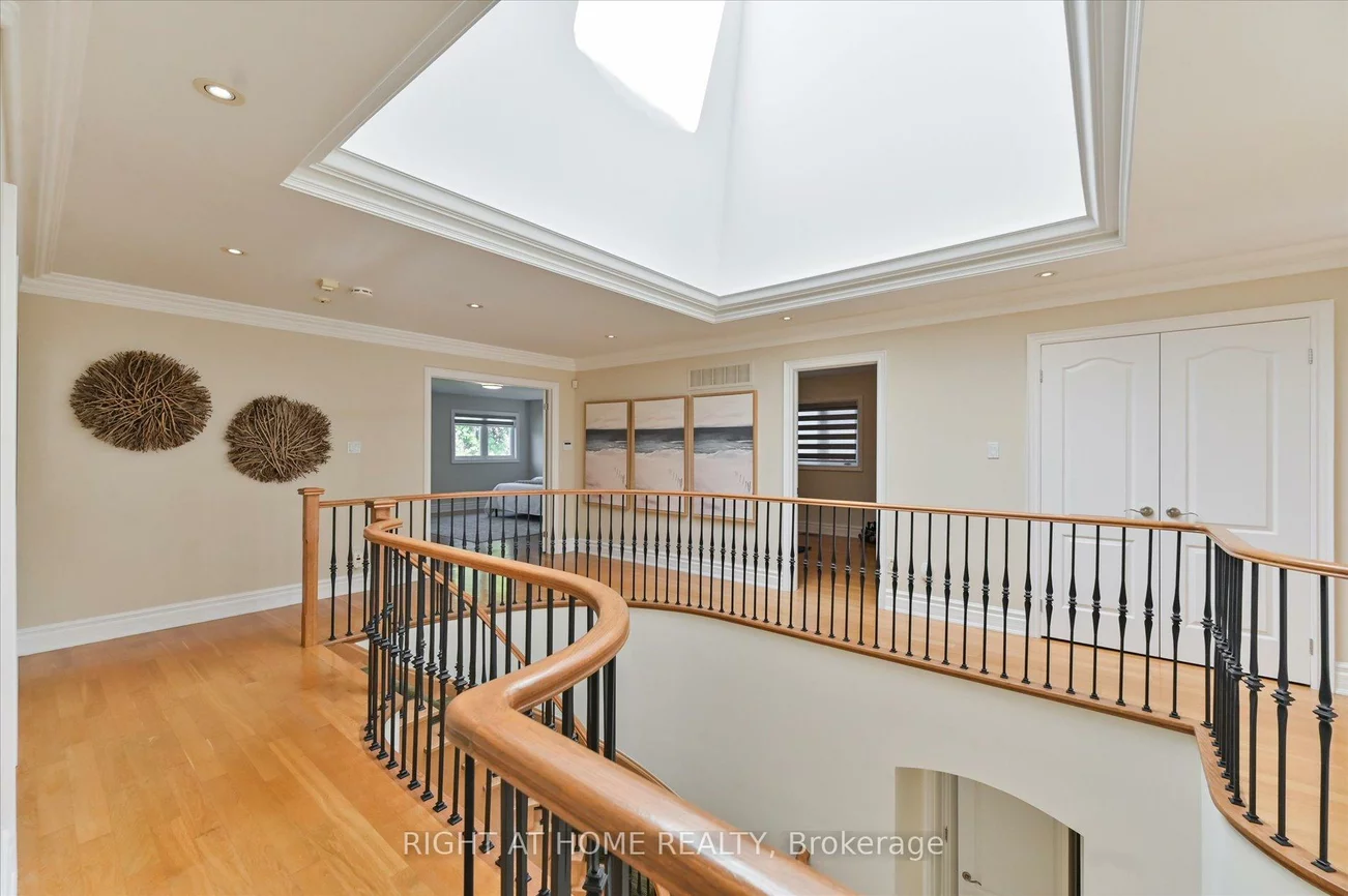 154, Charlton, Newtonbrook West, Toronto