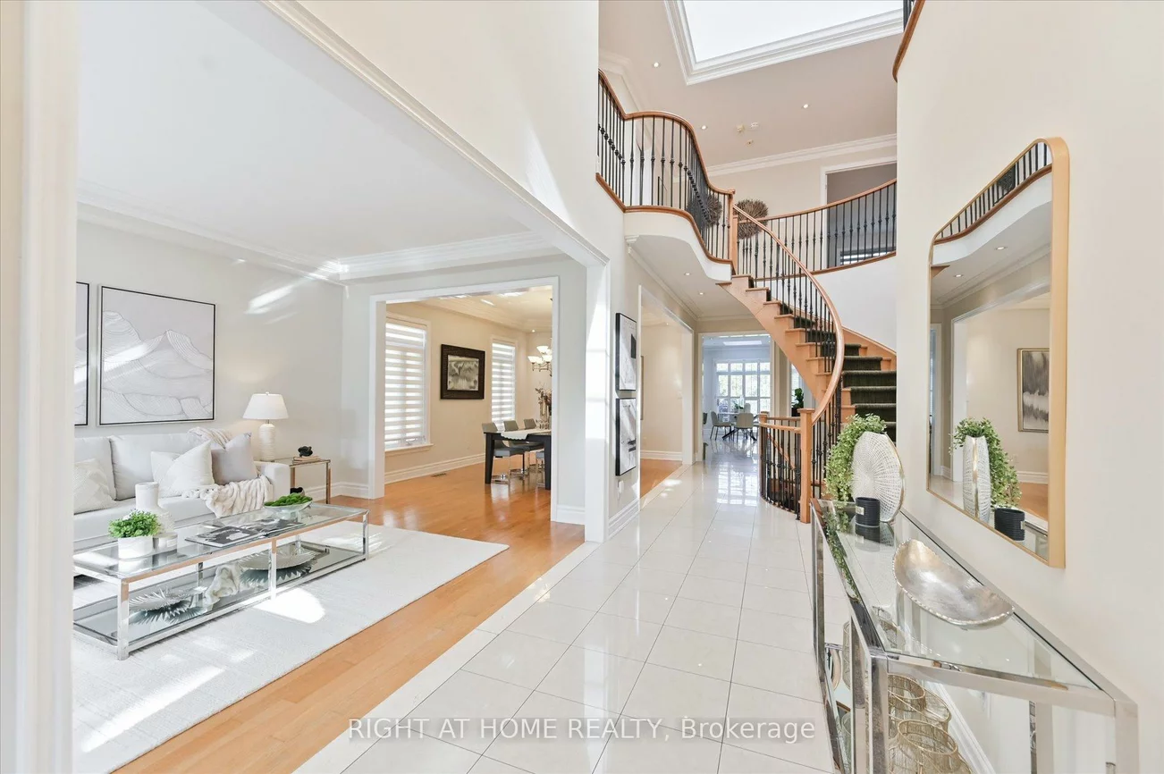 154, Charlton, Newtonbrook West, Toronto