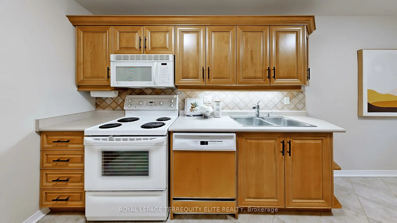 27, Doverwood, Newtonbrook East, Toronto