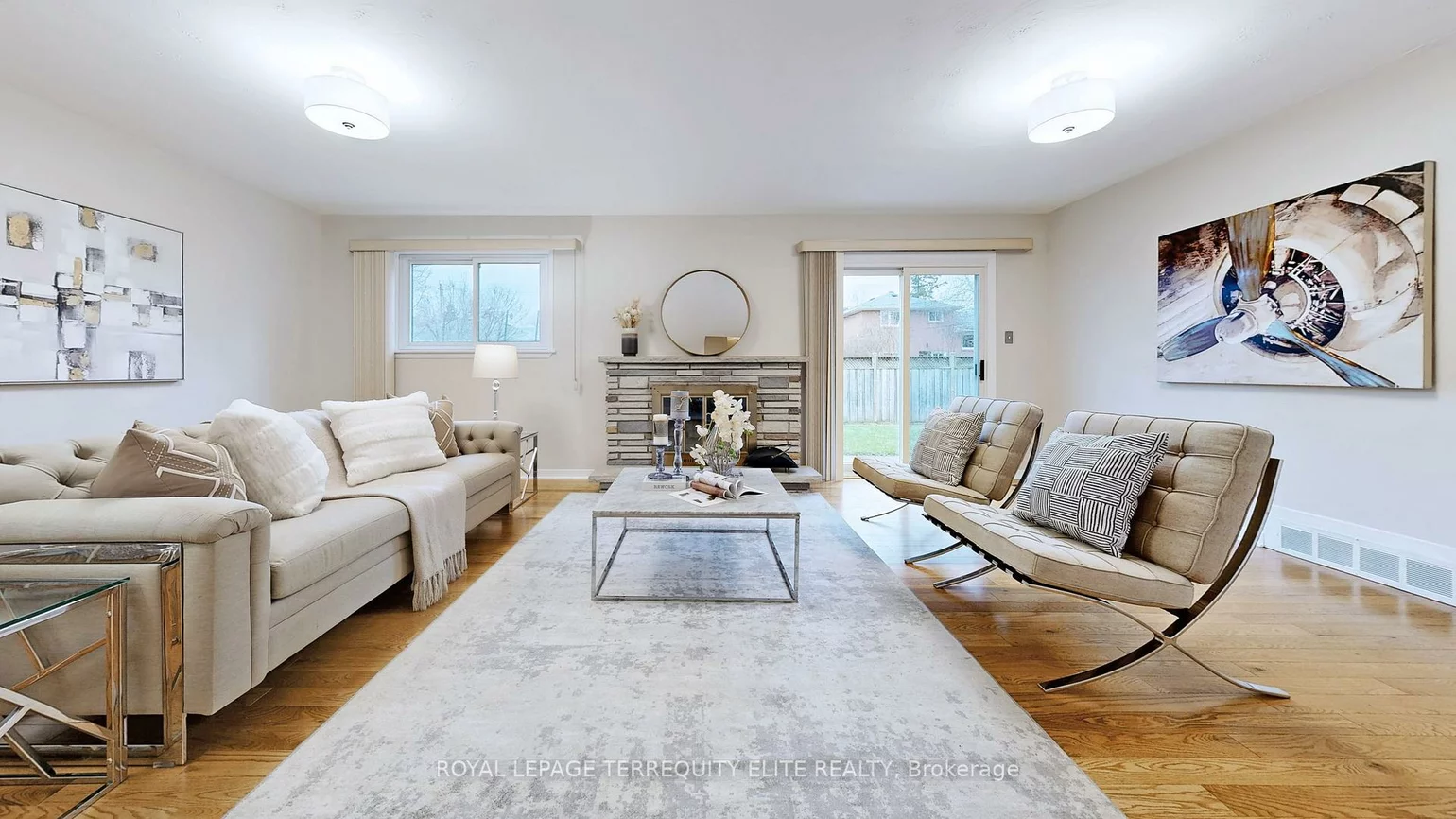 27, Doverwood, Newtonbrook East, Toronto