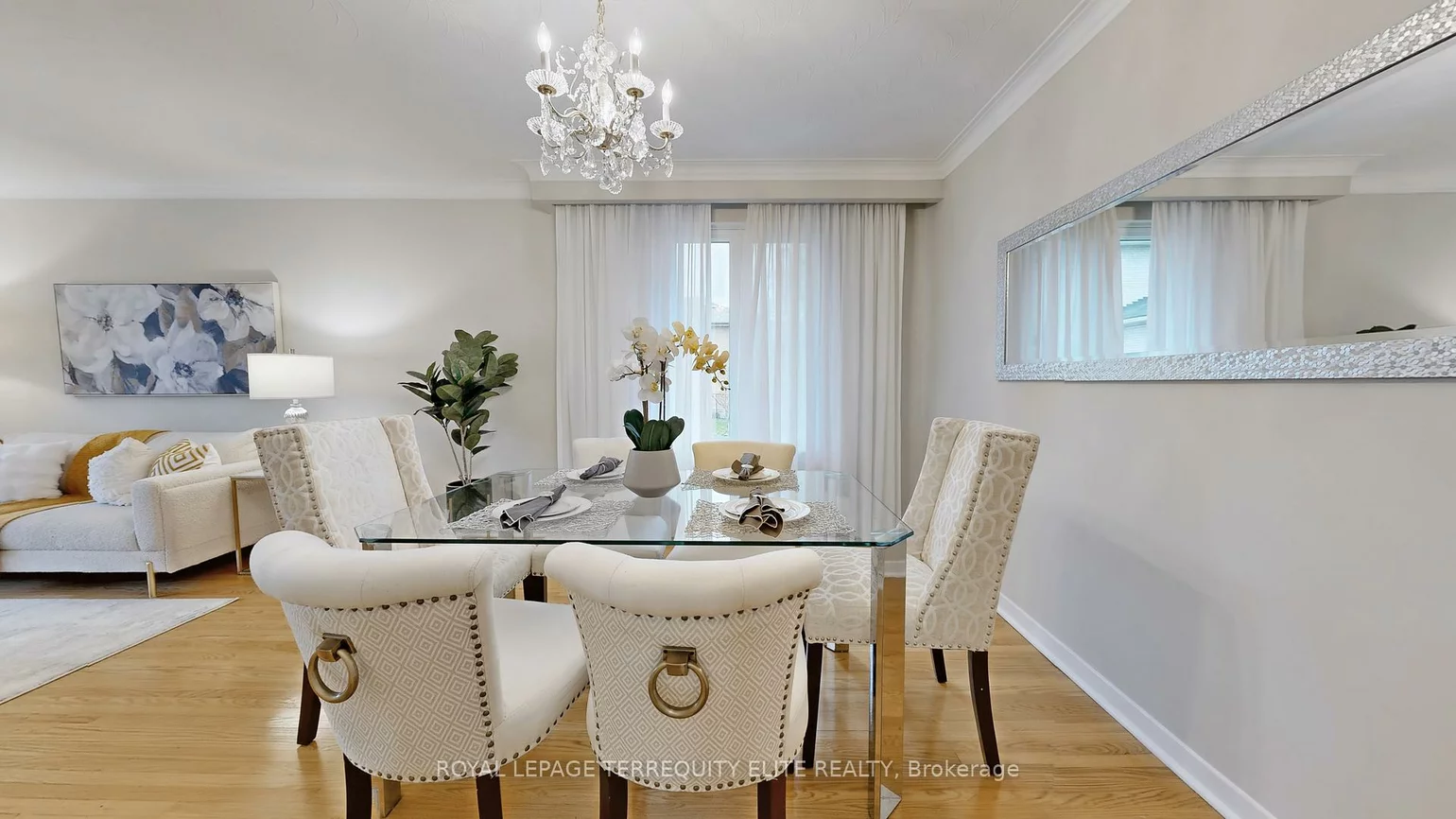 27, Doverwood, Newtonbrook East, Toronto