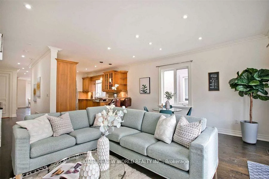 7, Roslin, Lawrence Park North, Toronto