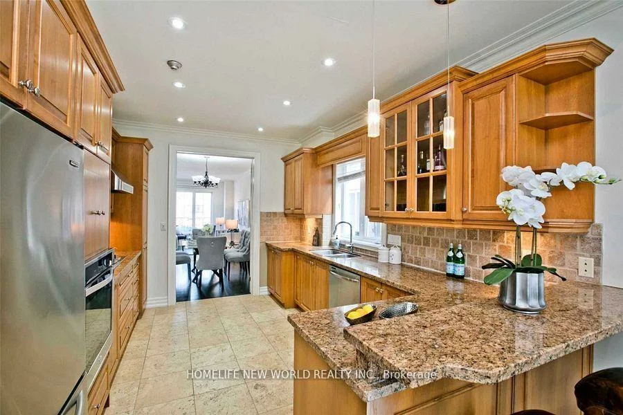 7, Roslin, Lawrence Park North, Toronto