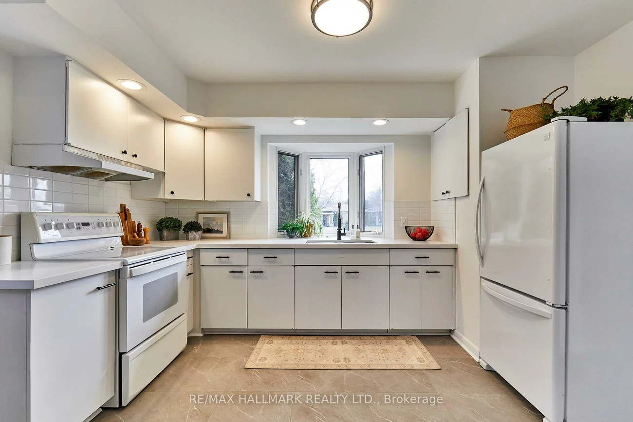 194, Sloane, Victoria Village, Toronto