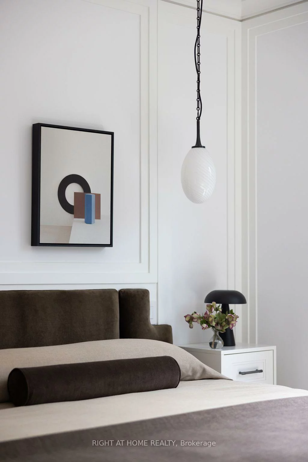 350B, Walmer, Casa Loma, Toronto