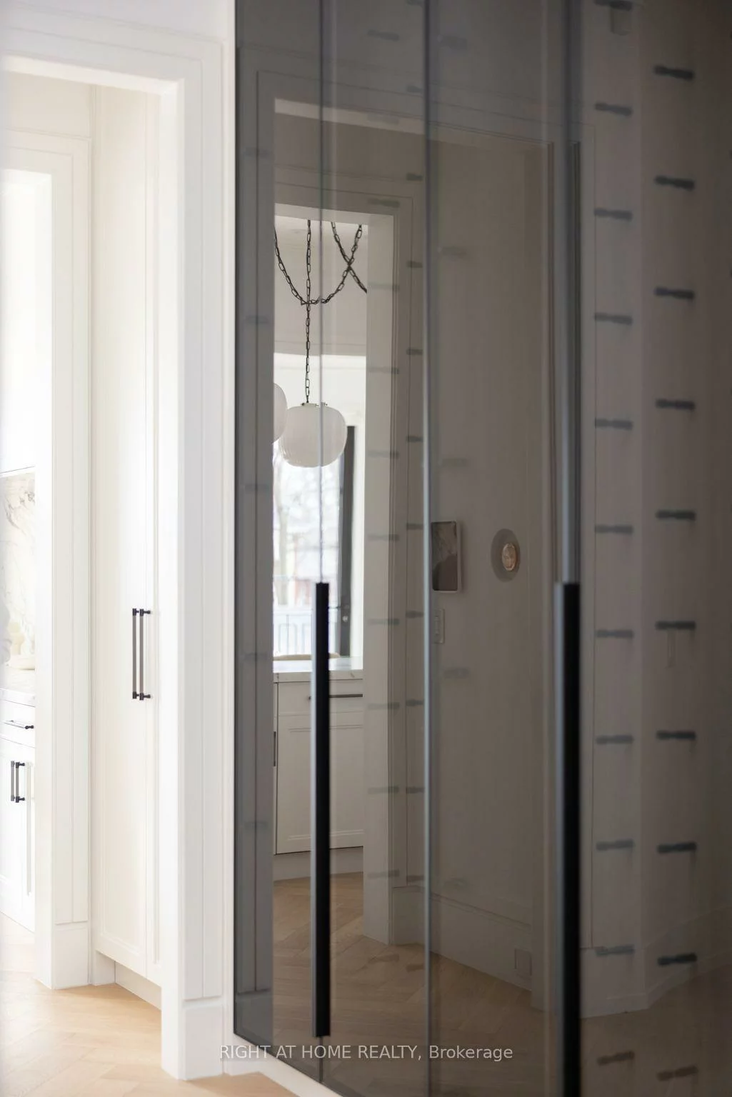 350B, Walmer, Casa Loma, Toronto