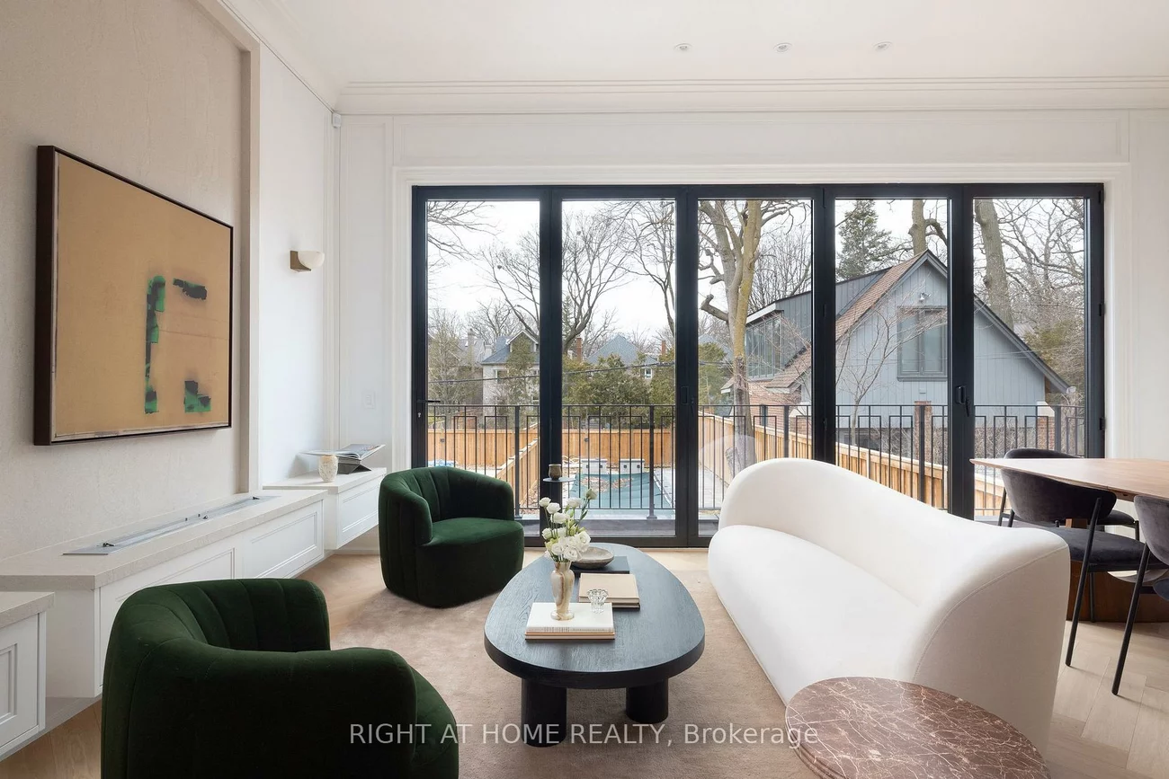 350B, Walmer, Casa Loma, Toronto