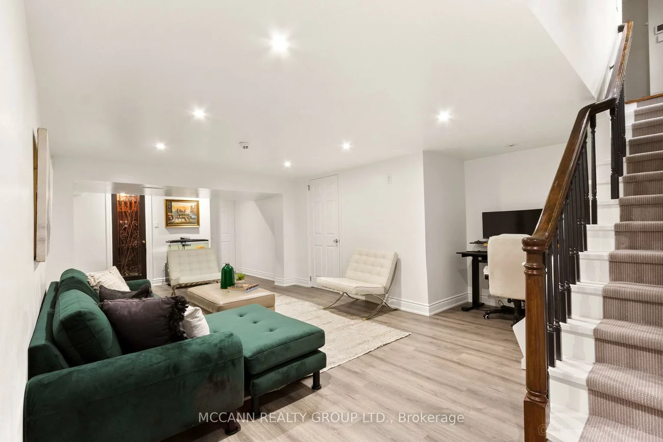 27, Strathgowan, Lawrence Park South, Toronto