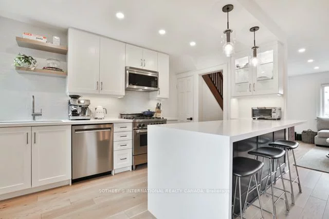 64, Robina, Oakwood Village, Toronto