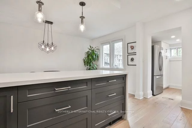 64, Robina, Oakwood Village, Toronto