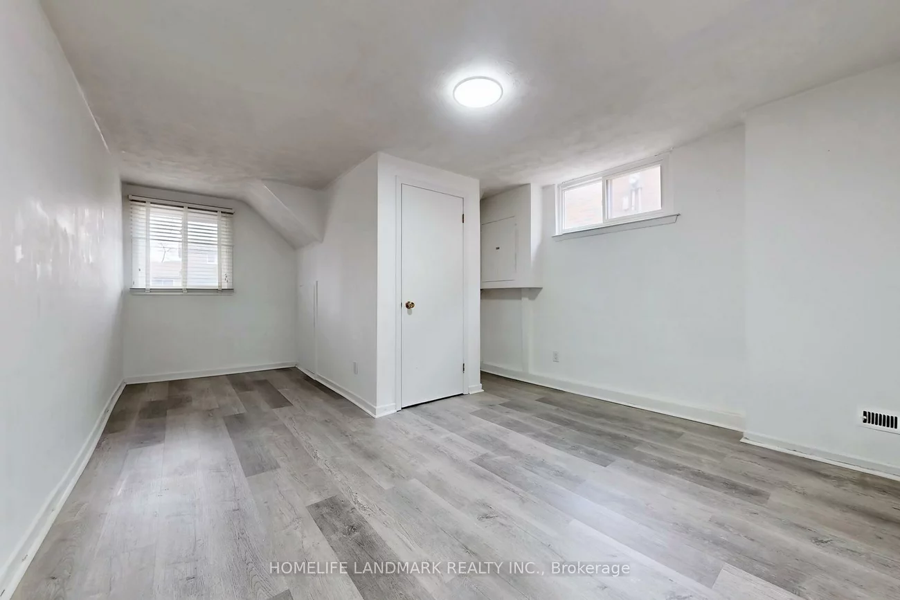 225, Pineway, Bayview Woods-Steeles, Toronto
