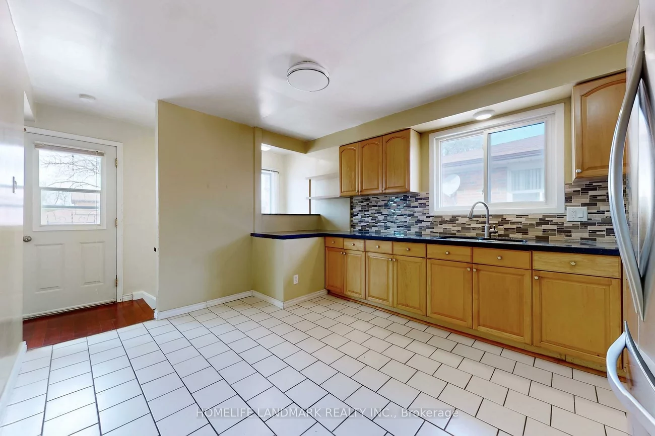 225, Pineway, Bayview Woods-Steeles, Toronto