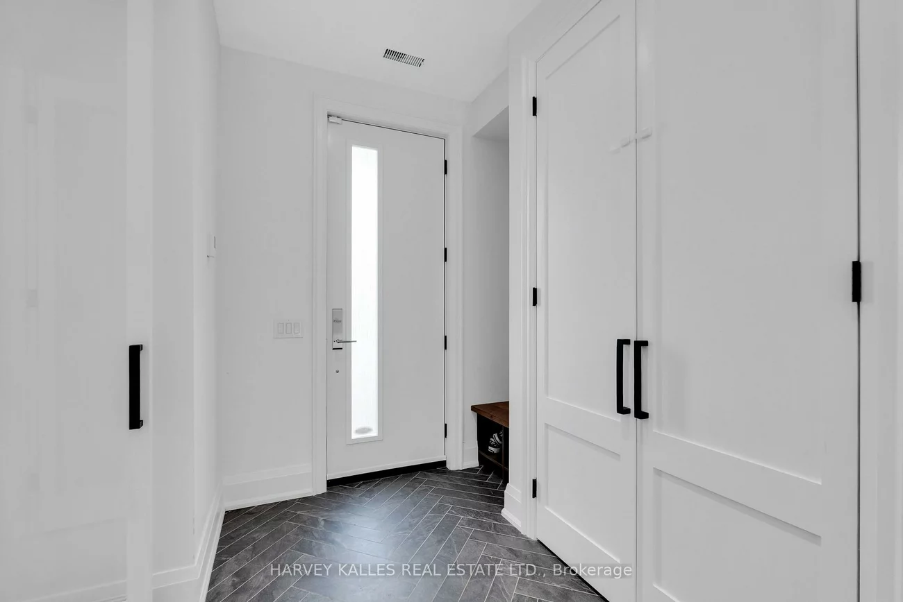 32, Almont, Clanton Park, Toronto