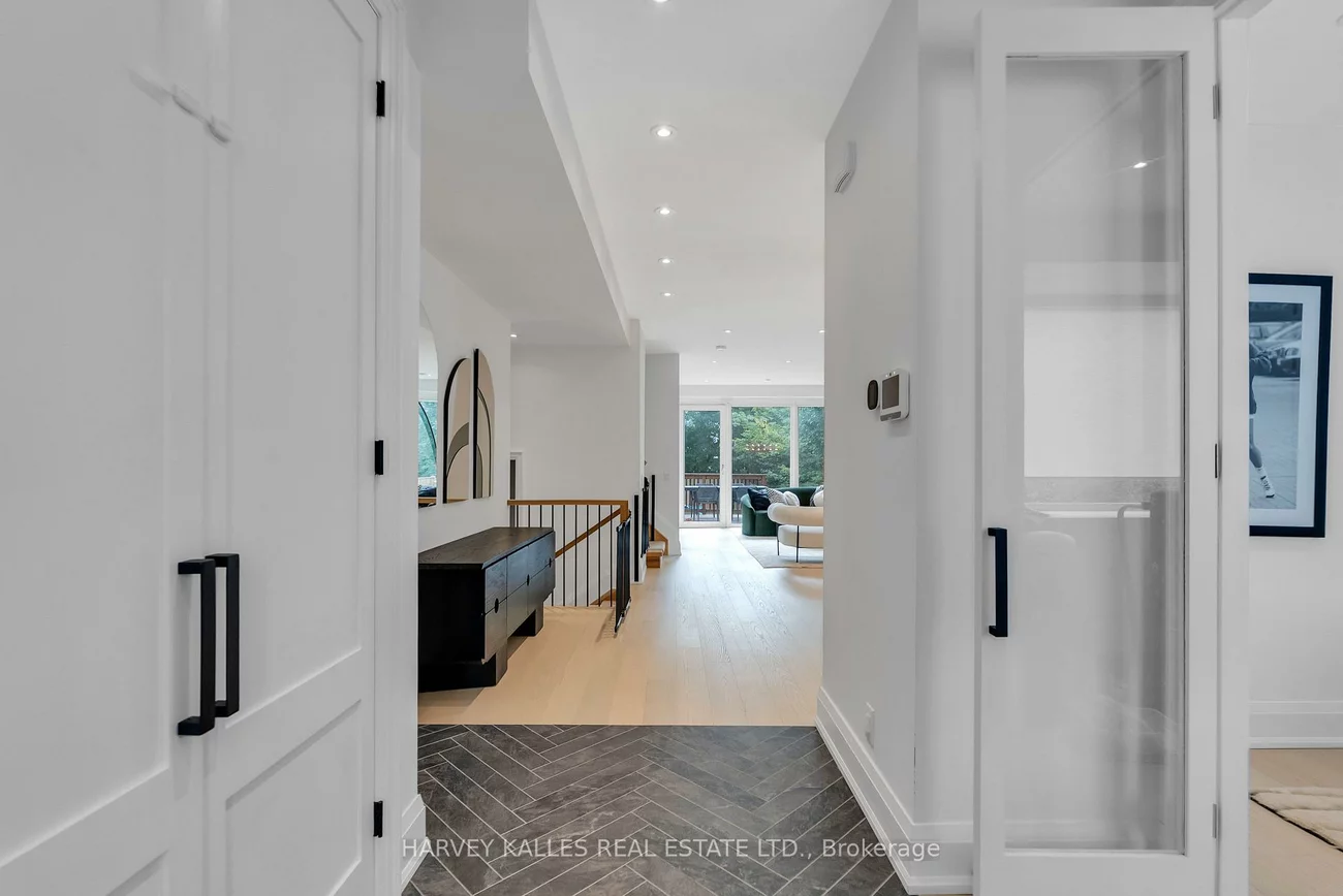 32, Almont, Clanton Park, Toronto