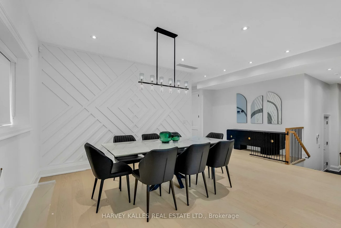 32, Almont, Clanton Park, Toronto