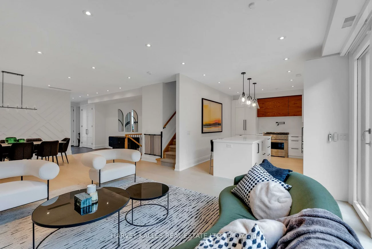 32, Almont, Clanton Park, Toronto