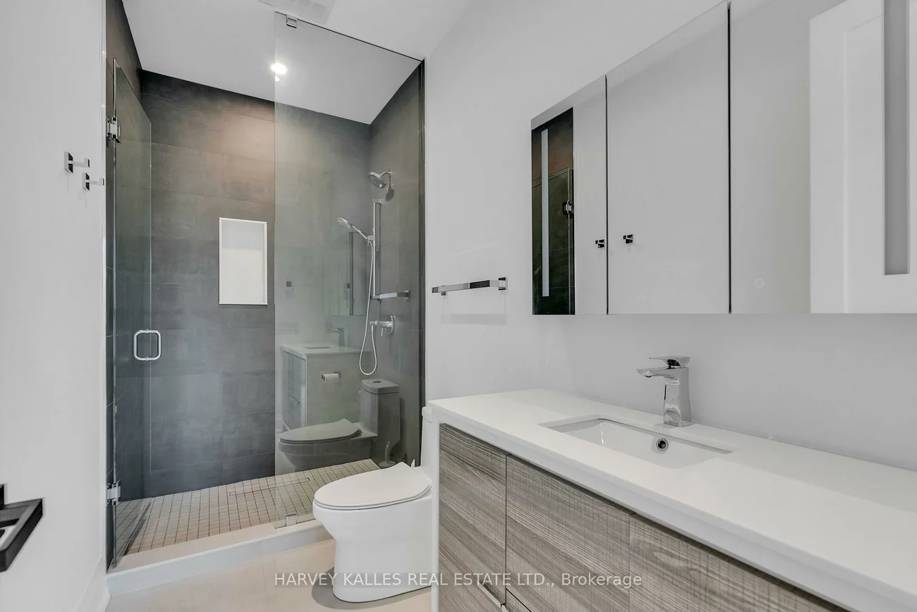 32, Almont, Clanton Park, Toronto