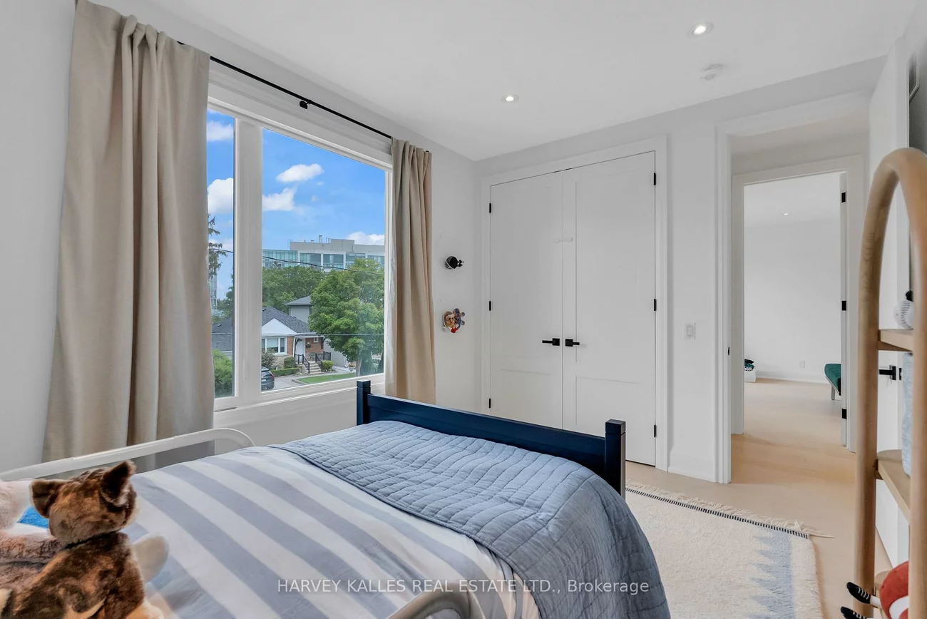 32, Almont, Clanton Park, Toronto