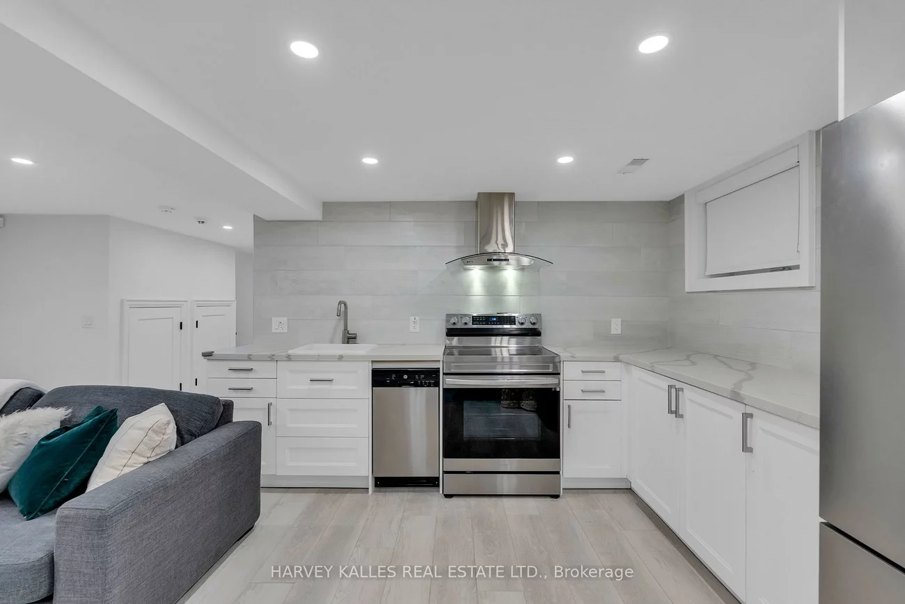 32, Almont, Clanton Park, Toronto