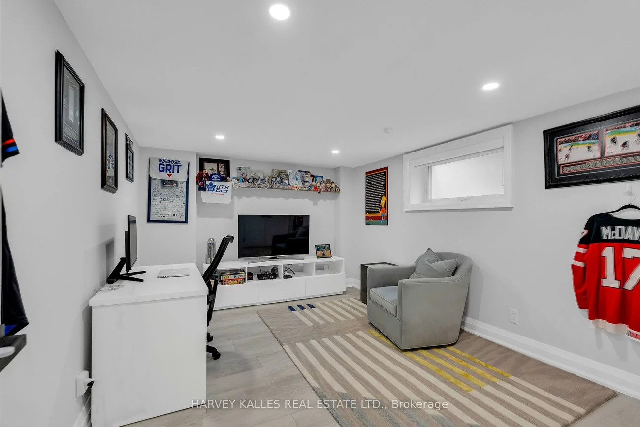 32, Almont, Clanton Park, Toronto