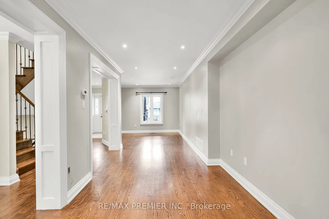 215, Grace, Palmerston-Little Italy, Toronto