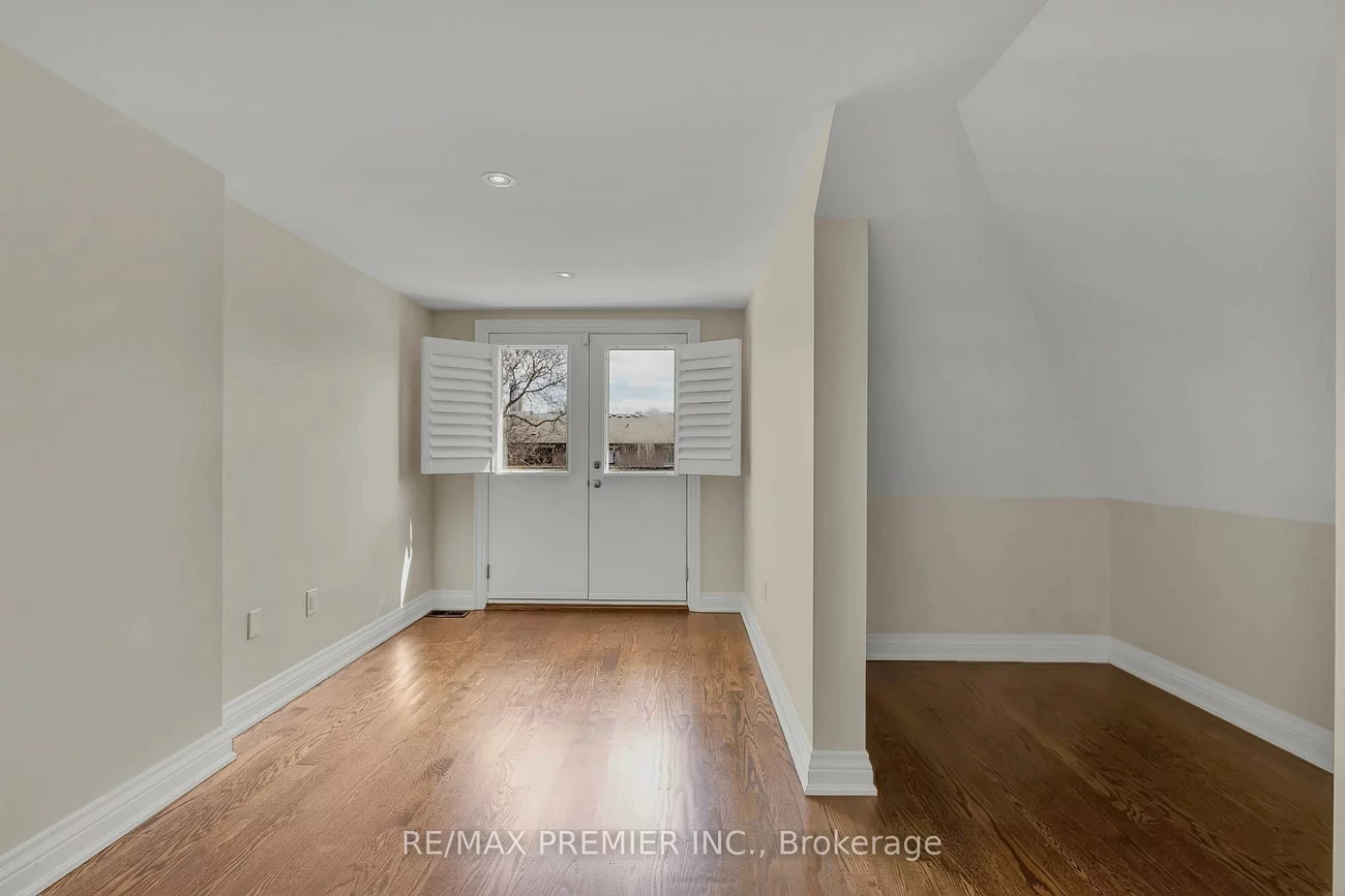 215, Grace, Palmerston-Little Italy, Toronto