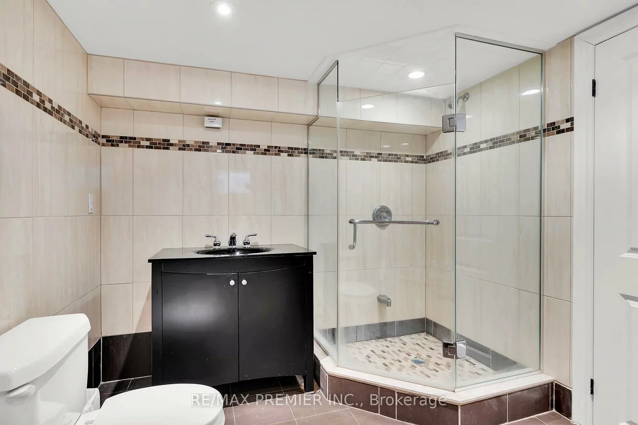 215, Grace, Palmerston-Little Italy, Toronto