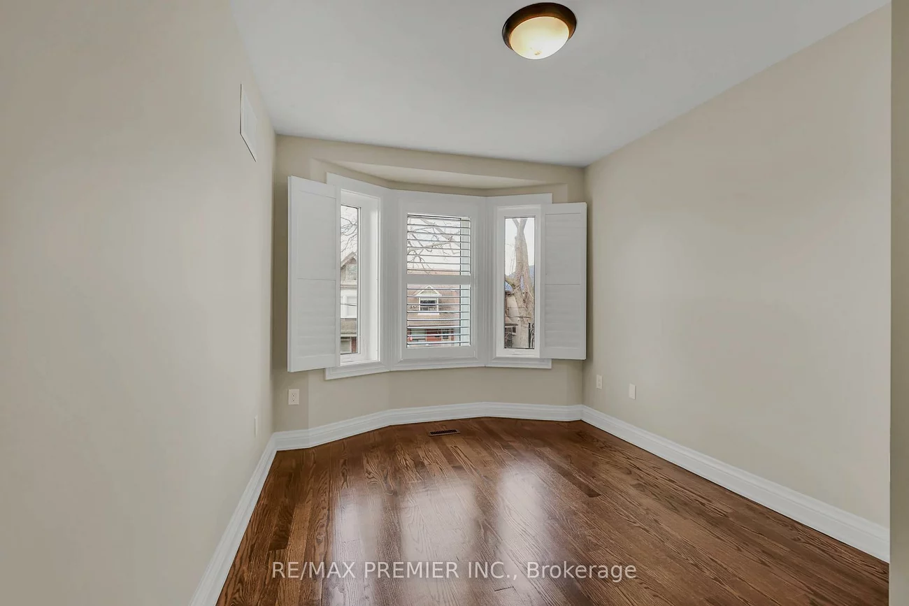 215, Grace, Palmerston-Little Italy, Toronto