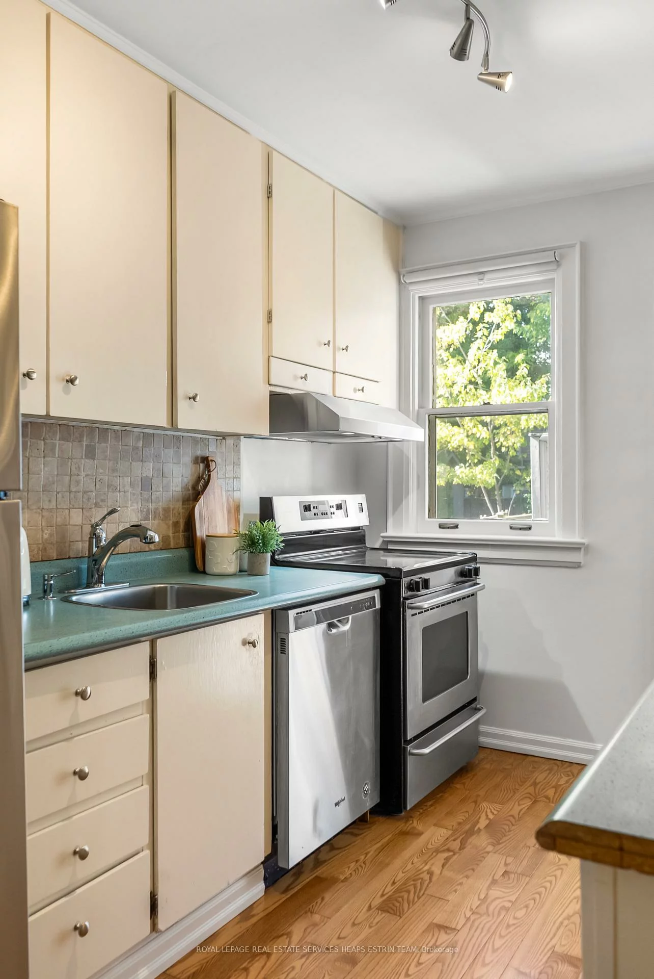 26, MacNaughton, Leaside, Toronto