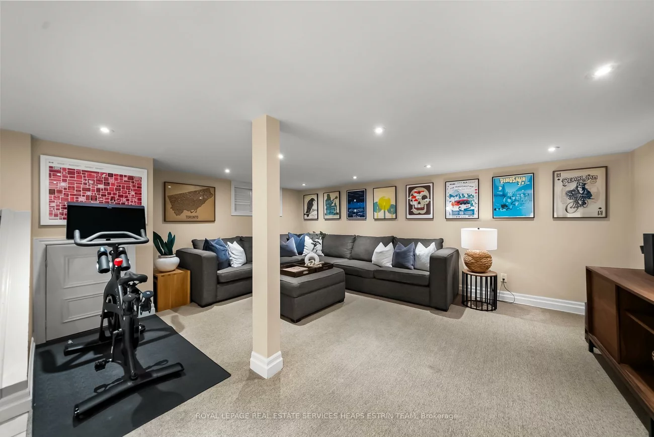 26, MacNaughton, Leaside, Toronto