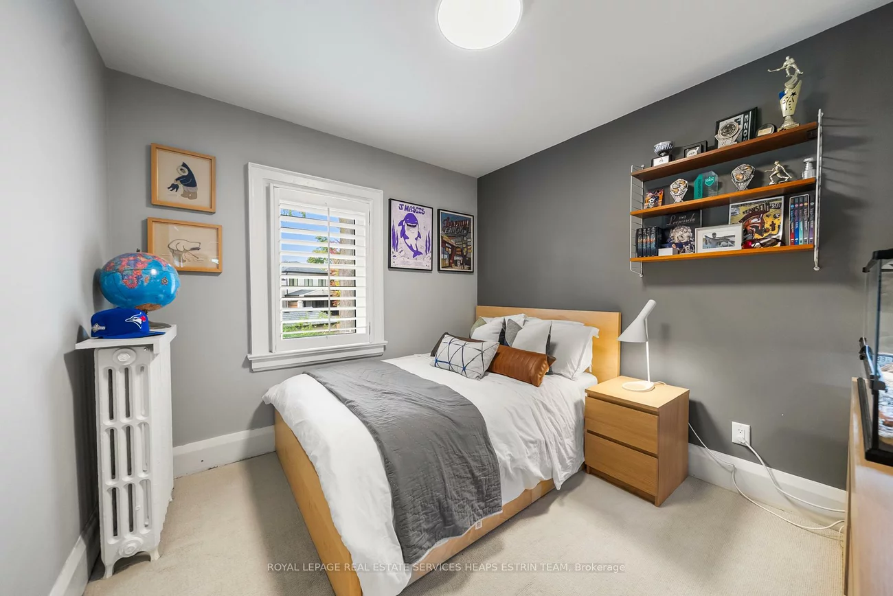 26, MacNaughton, Leaside, Toronto