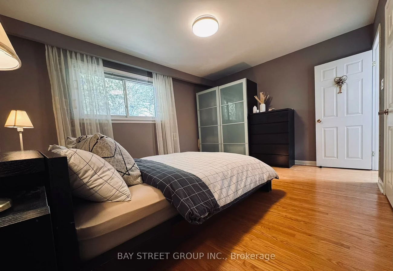 43, Appian, Bayview Village, Toronto