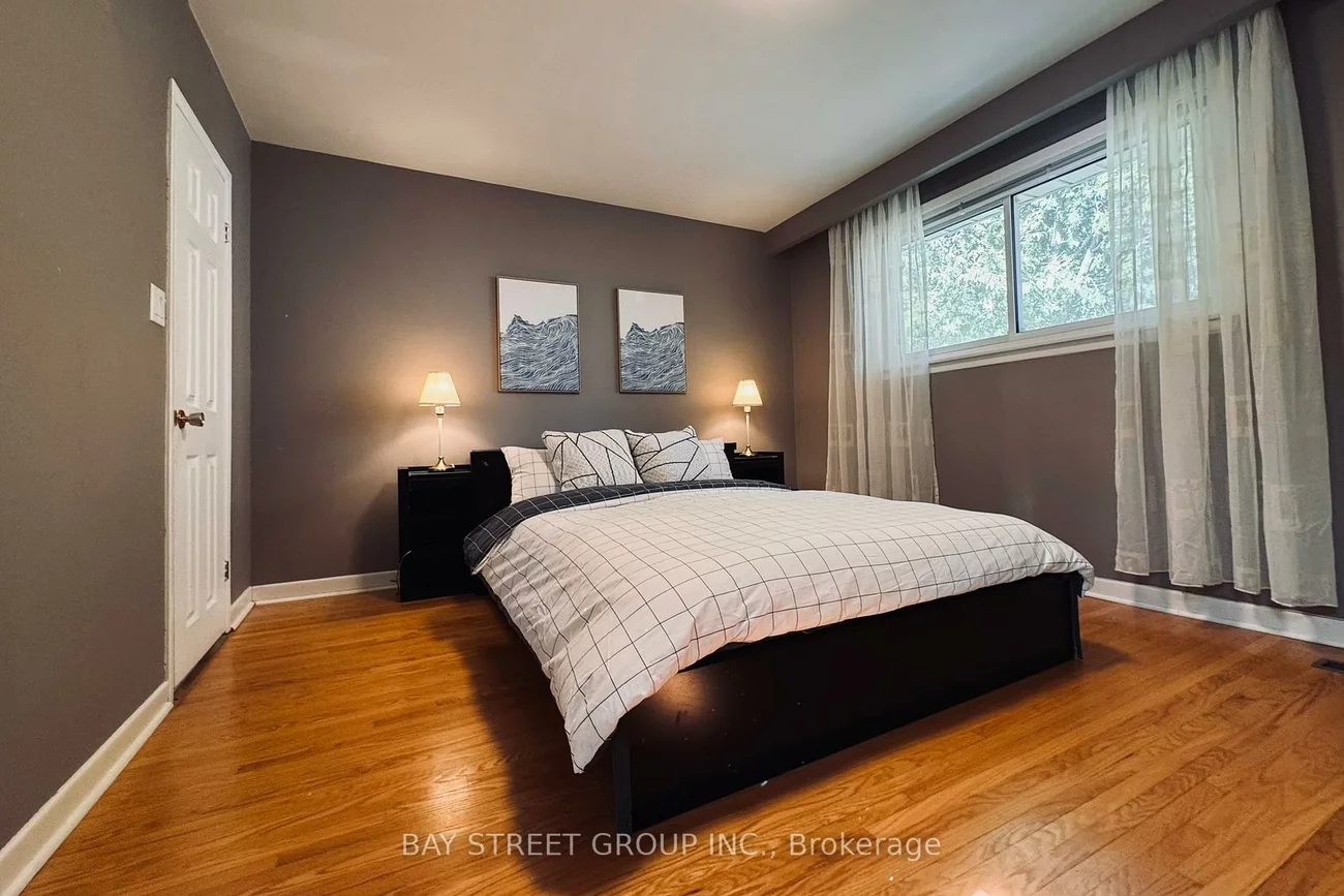 43, Appian, Bayview Village, Toronto