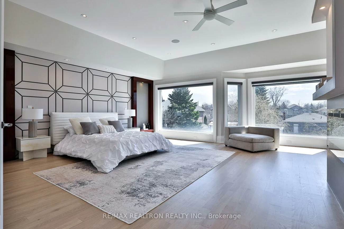 261, Patricia, Newtonbrook West, Toronto