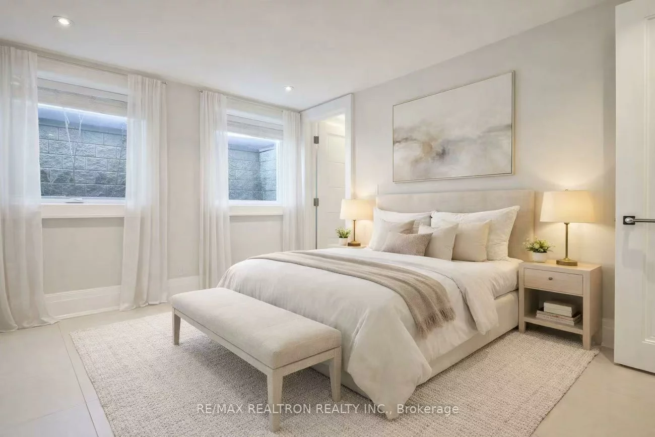 261, Patricia, Newtonbrook West, Toronto