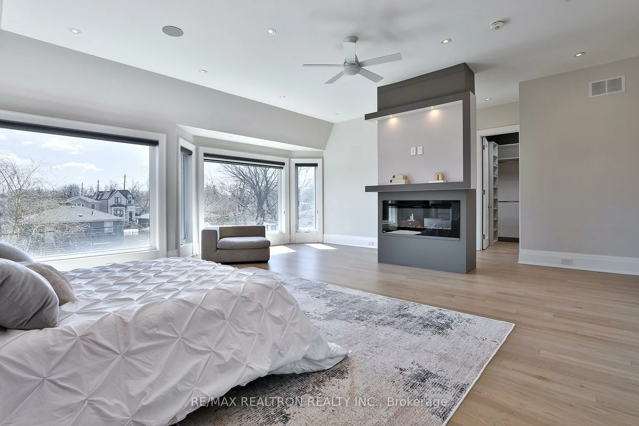 261, Patricia, Newtonbrook West, Toronto