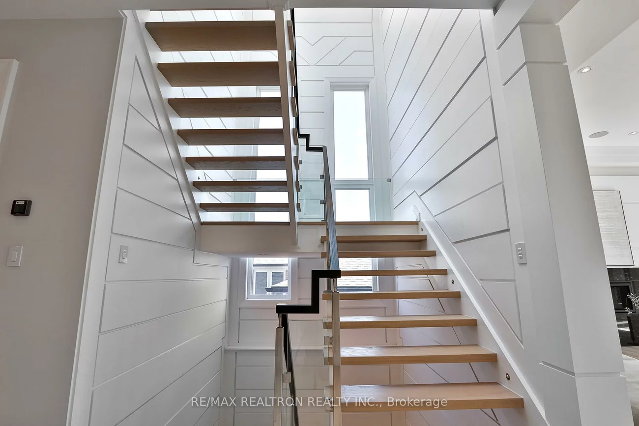 261, Patricia, Newtonbrook West, Toronto