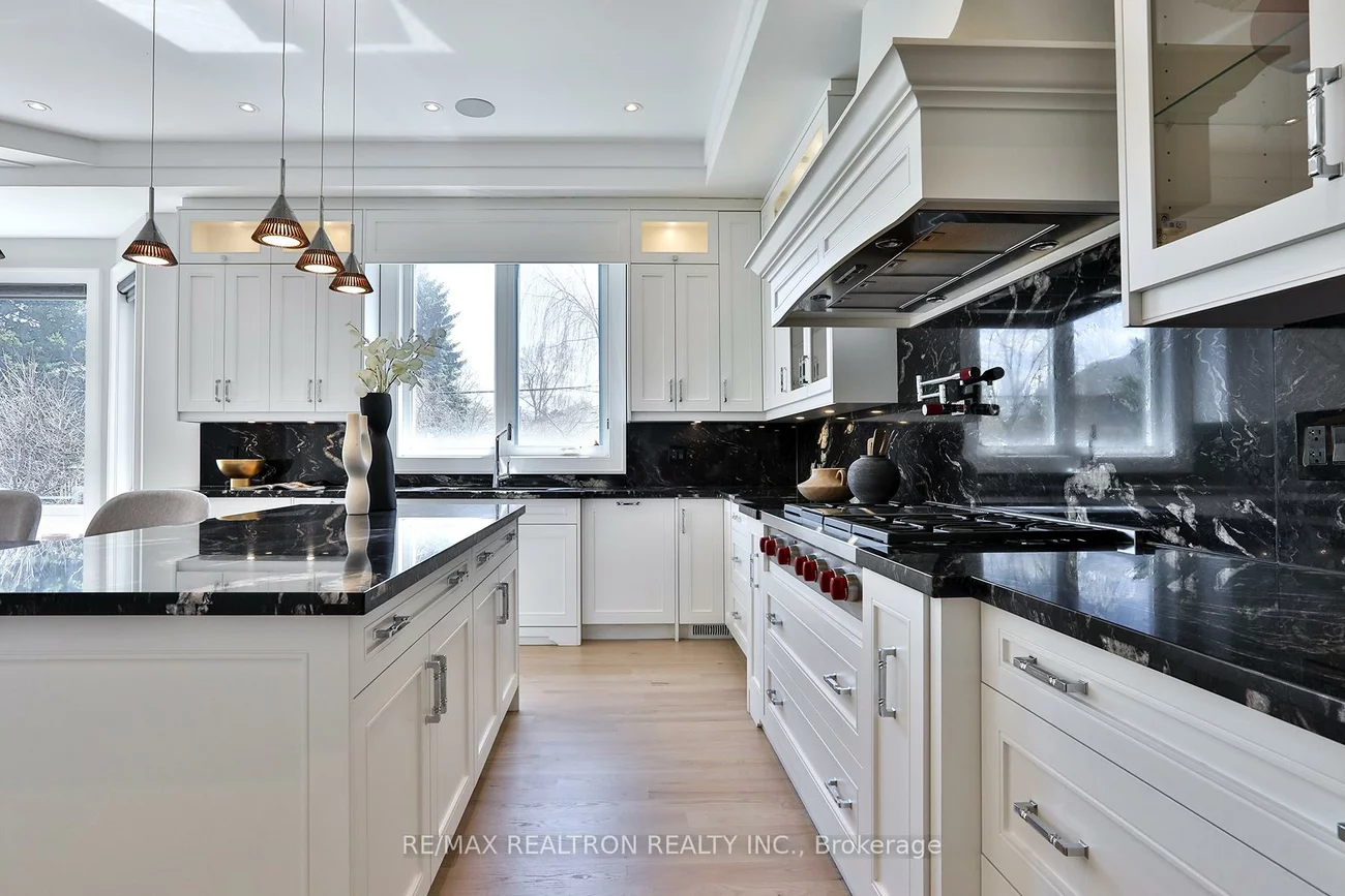 261, Patricia, Newtonbrook West, Toronto
