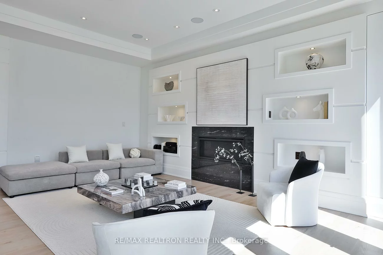 261, Patricia, Newtonbrook West, Toronto