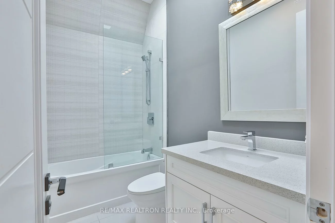 261, Patricia, Newtonbrook West, Toronto