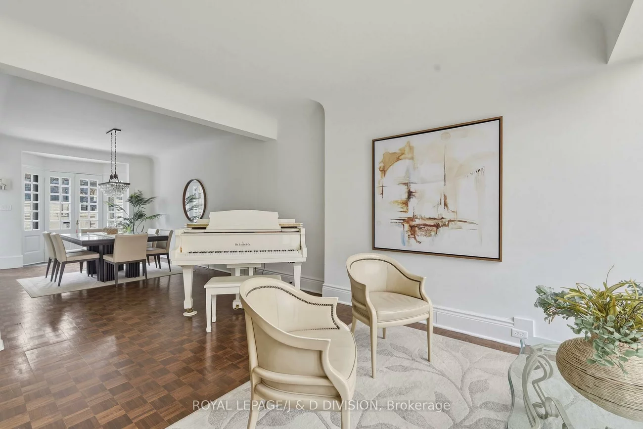 18, Tranby, Annex, Toronto