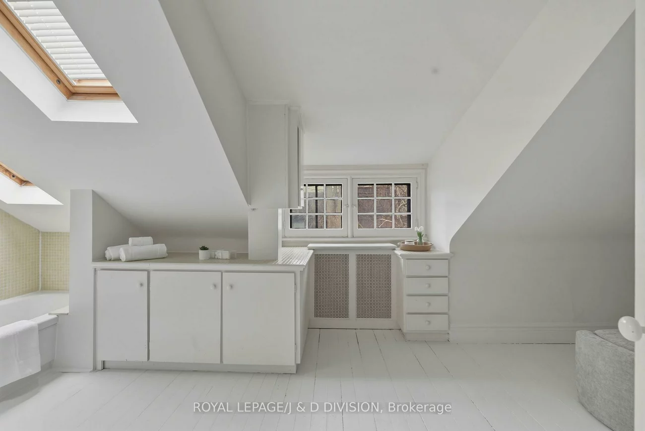 18, Tranby, Annex, Toronto