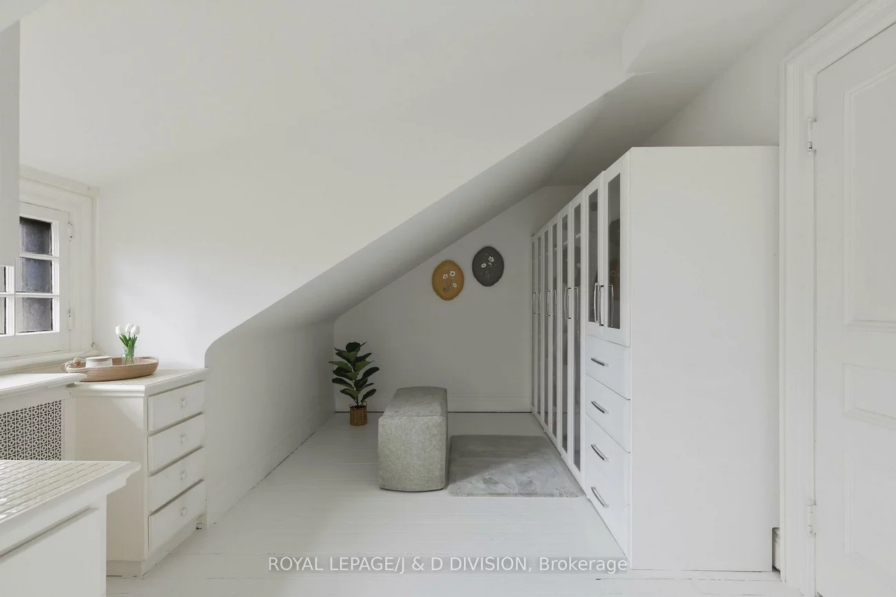 18, Tranby, Annex, Toronto