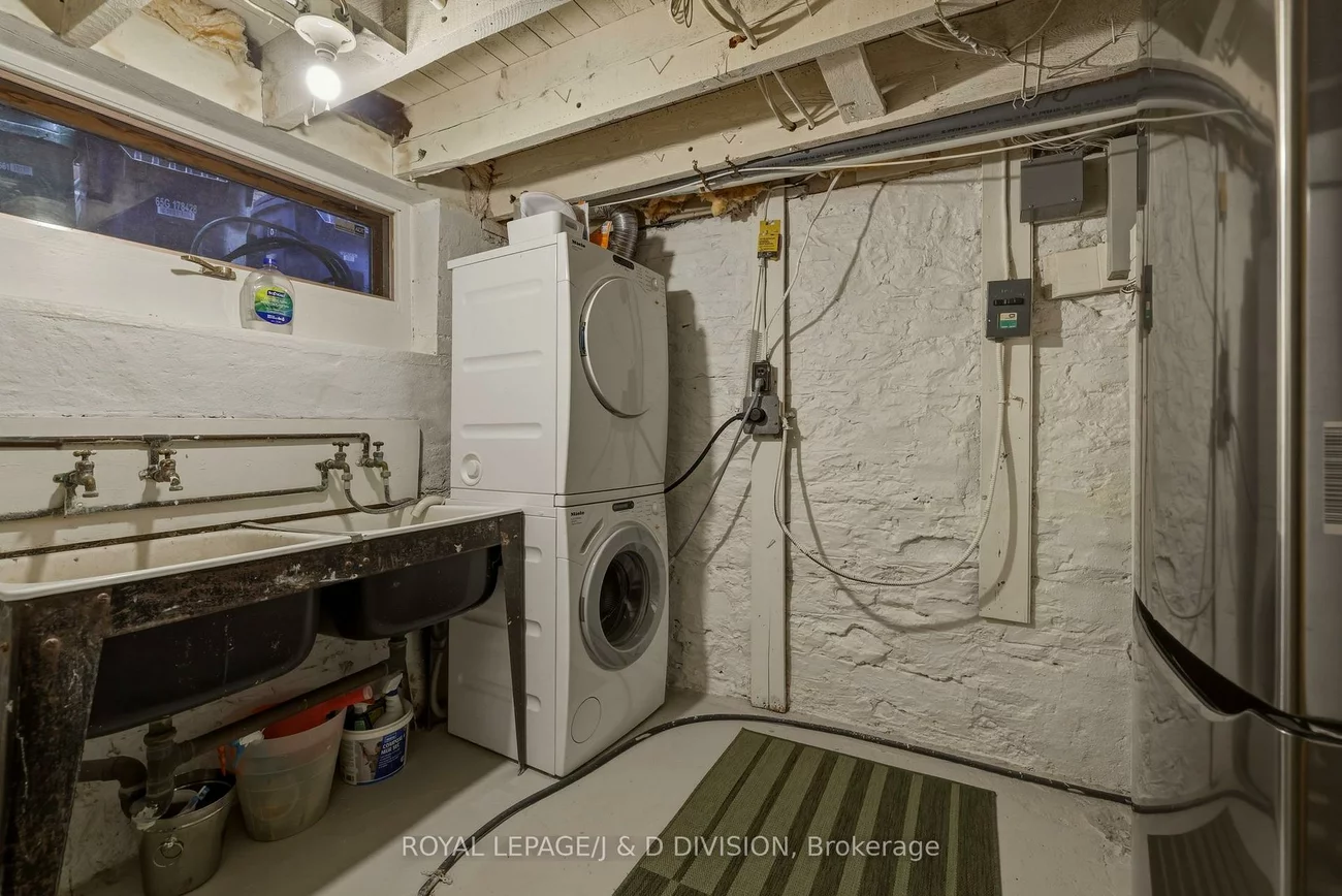 18, Tranby, Annex, Toronto